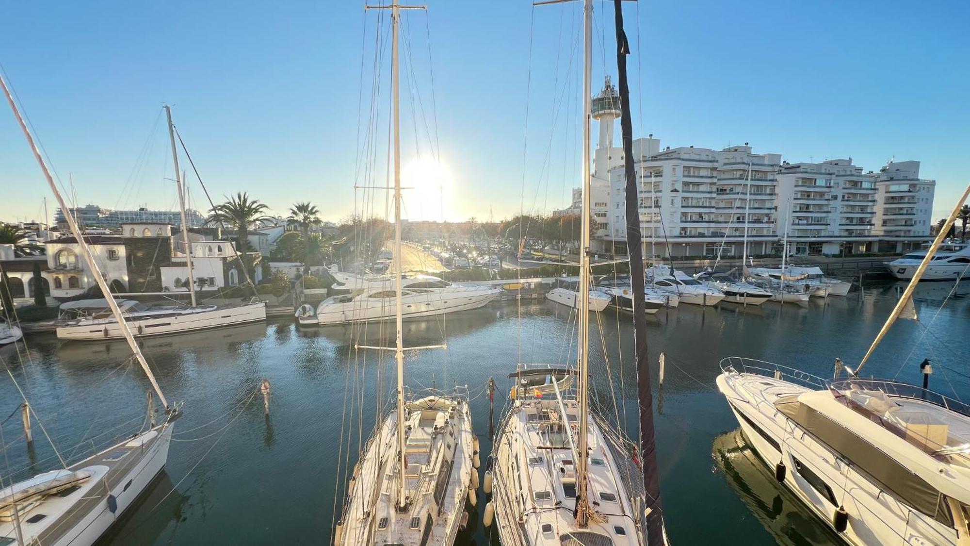 Estudio Frente Al Canal Con Terraza Empuriabrava Exterior photo